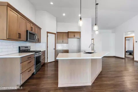 Kitchen - 8265 W Splitrail Ave, Rathdrum, ID 83858 photo 2 of 5