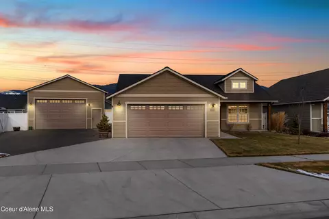 8265 W Splitrail Ave, Rathdrum, ID 83858