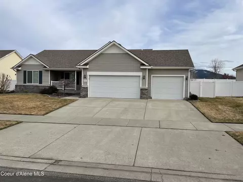 8154 N Salmonberry Loop, Hayden, ID 83835