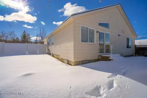 Exterior - 5597 E Steamboat Bnd, Post Falls, ID 83854 photo 4 of 7