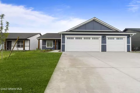 8568 W Ferguson Ln, Rathdrum, ID 83858