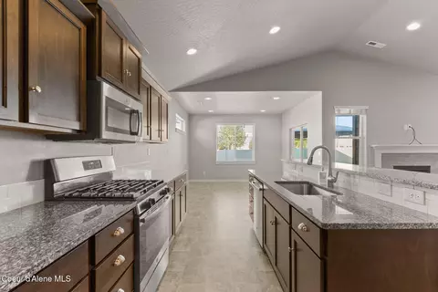 Kitchen - 4791 N Connery Loop, Post Falls, ID 83854 photo 3 of 3