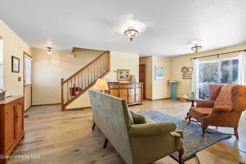 Living - 110 Spur Dr, Sandpoint, ID 83864 photo 4 of 6