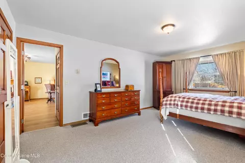 Bedroom - 110 Spur Dr, Sandpoint, ID 83864 photo 2 of 6