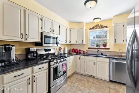 Kitchen - 110 Spur Dr, Sandpoint, ID 83864 photo 1 of 2