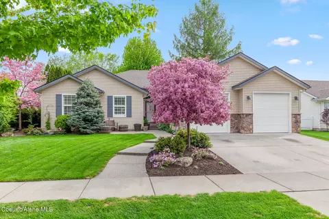 3704 W Loxton Loop, Coeur D'alene, ID 83815