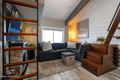 240 Mogul Hill Rd #3, Sandpoint, ID 83864