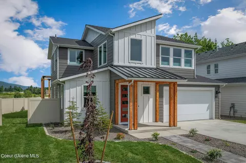 601 Moscow St, Sandpoint, ID 83864
