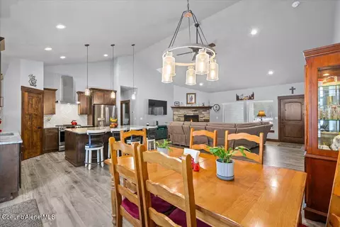 Dining - 21041 N Eclipse Rd, Rathdrum, ID 83858 photo 2 of 2