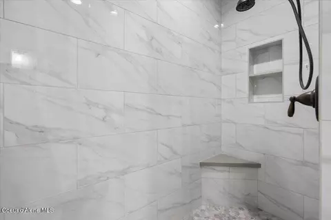 Bath - 21041 N Eclipse Rd, Rathdrum, ID 83858 photo 1 of 3