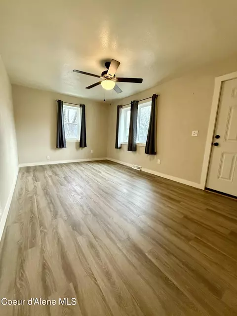 Living - 102 S 3rd St, Pinehurst, ID 83850 photo 2 of 3