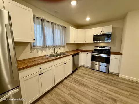 Kitchen - 102 S 3rd St, Pinehurst, ID 83850 photo 2 of 3