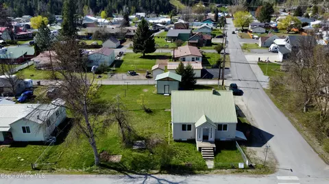 102 S 3rd St, Pinehurst, ID 83850