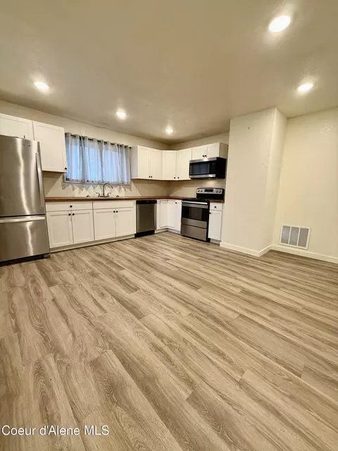 Kitchen - 102 S 3rd St, Pinehurst, ID 83850 photo 3 of 3