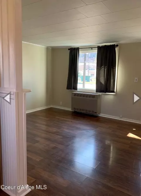 Living - 462 Railroad Ave, Kellogg, ID 83837 photo 1 of 2