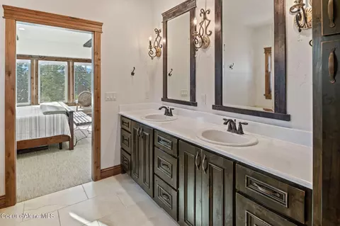 Bath - 4596 E Cattail Ct, Hayden, ID 83835 photo 2 of 4