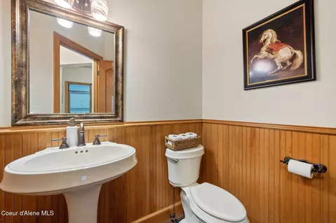 Bath - 9876 E Howard Rd, Athol, ID 83801 photo 2 of 4
