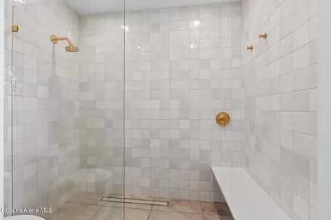 Bath - 6010 S Grainger Ct, Harrison, ID 83833 photo 2 of 7
