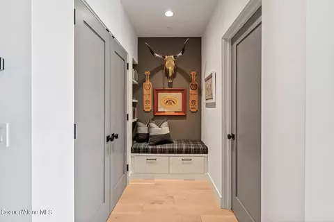 Entry Way - 6010 S Grainger Ct, Harrison, ID 83833 photo 4 of 5