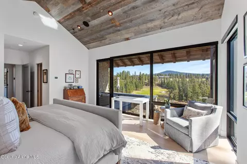 Bedroom - 6010 S Grainger Ct, Harrison, ID 83833 photo 4 of 6