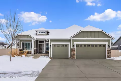 584 E Dolomite Dr, Hayden, ID 83835