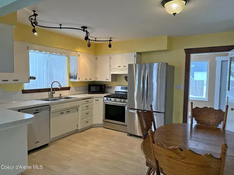 Kitchen - 1108 Pine St, Sandpoint, ID 83864 photo 1 of 4