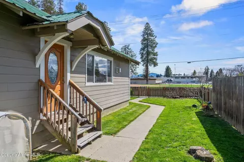 Exterior - 1108 Pine St, Sandpoint, ID 83864 photo 1 of 4