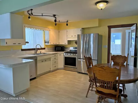 Kitchen - 1108 Pine St, Sandpoint, ID 83864 photo 4 of 4