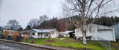 219 Pine Ave, Kooskia, ID 83539