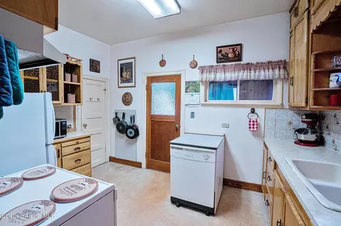 Kitchen - 131 King St, Wallace, ID 83873 photo 1 of 4