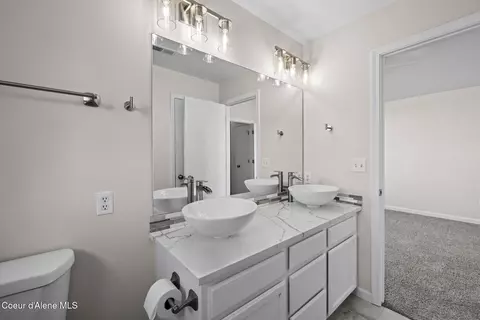 Bath - 650 E Sand Wedge Dr, Post Falls, ID 83854 photo 2 of 4