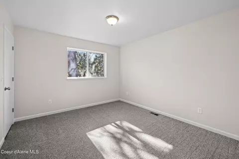 Bedroom - 650 E Sand Wedge Dr, Post Falls, ID 83854 photo 3 of 5