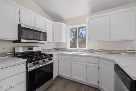 Kitchen - 650 E Sand Wedge Dr, Post Falls, ID 83854 photo 1 of 3