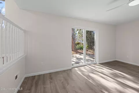 Living - 650 E Sand Wedge Dr, Post Falls, ID 83854 photo 2 of 5