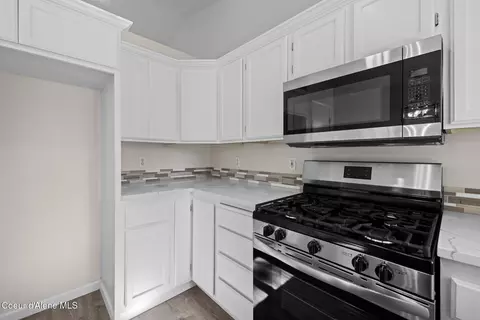 Kitchen - 650 E Sand Wedge Dr, Post Falls, ID 83854 photo 3 of 3