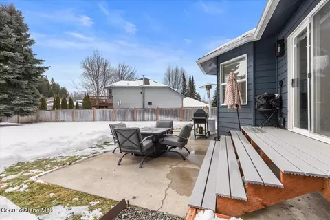 Exterior - 618 E Cloverleaf Dr, Hayden, ID 83835 photo 3 of 5