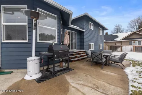 Exterior - 618 E Cloverleaf Dr, Hayden, ID 83835 photo 2 of 5