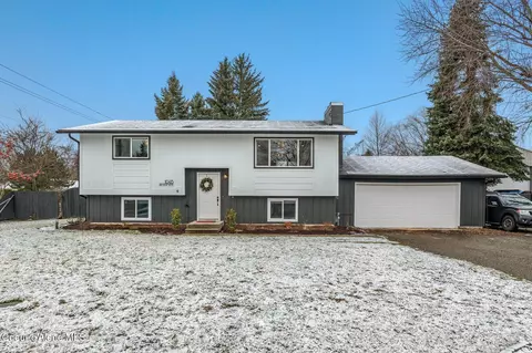 10413 N Hillview Dr, Hayden, ID 83835