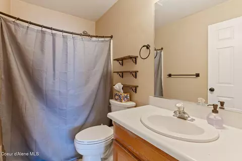 Bath - 2826 E Ferry Landing Ave, Post Falls, ID 83854 photo 1 of 2