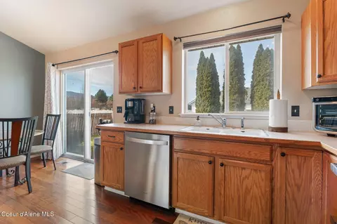 Kitchen - 2826 E Ferry Landing Ave, Post Falls, ID 83854 photo 2 of 4