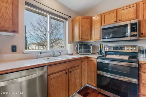 Kitchen - 2826 E Ferry Landing Ave, Post Falls, ID 83854 photo 3 of 4