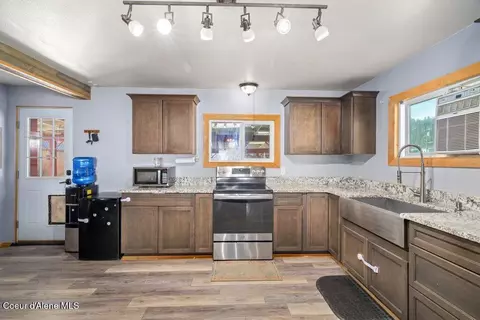 Kitchen - 201 5th St, Pinehurst, ID 83850 photo 3 of 4