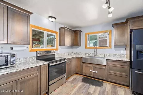 Kitchen - 201 5th St, Pinehurst, ID 83850 photo 4 of 4