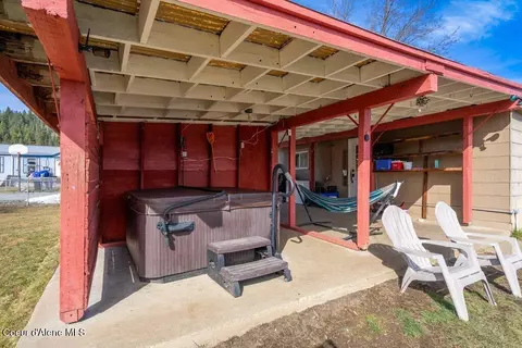 Exterior - 201 5th St, Pinehurst, ID 83850 photo 3 of 6