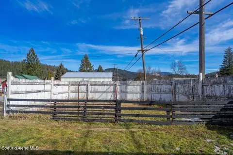 Exterior - 201 5th St, Pinehurst, ID 83850 photo 5 of 6