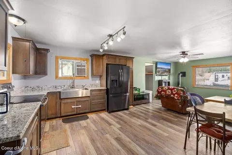 Kitchen - 201 5th St, Pinehurst, ID 83850 photo 2 of 4