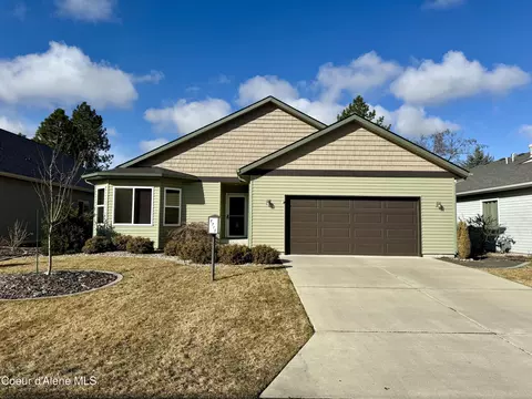 8713 Indywood Dr, Hayden, ID 83835