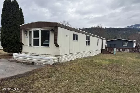 8441 W Meadowbrook Cir, Rathdrum, ID 83858