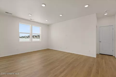 Living - 5190 E Dorado Ave, Post Falls, ID 83854 photo 2 of 4