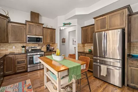 Kitchen - 13122 E Whitetail Dr, Athol, ID 83801 photo 3 of 4